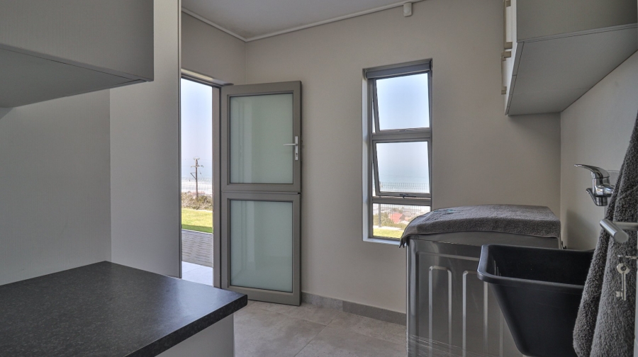 3 Bedroom Property for Sale in Pienaarstrand Western Cape